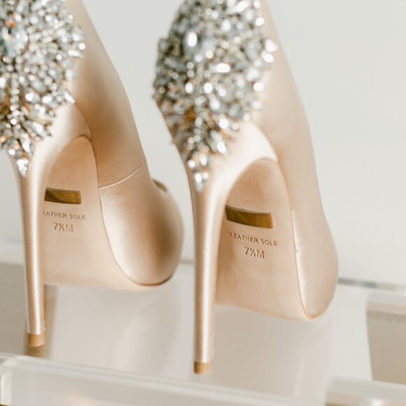 Badgley Mischka Kiara Pump Women's 7.5 Latte Platform Satin Open Peep Toe - Picture 3 of 16